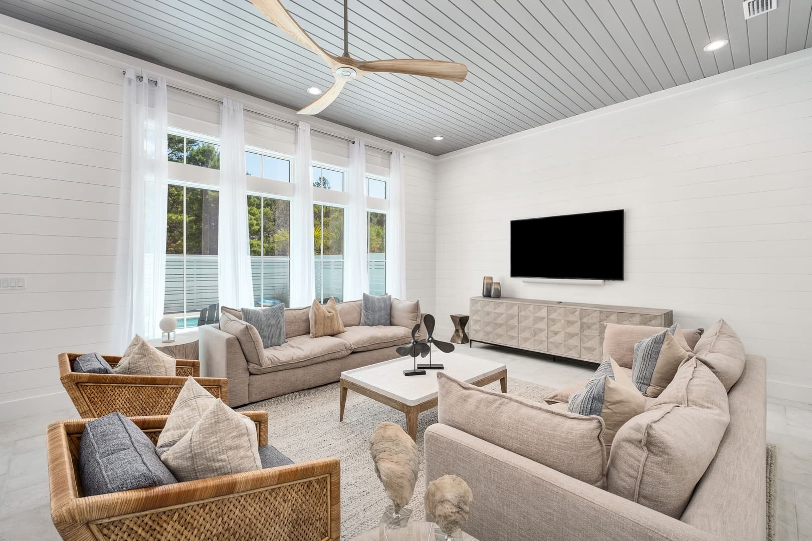 Oz by The Sea - Image 5