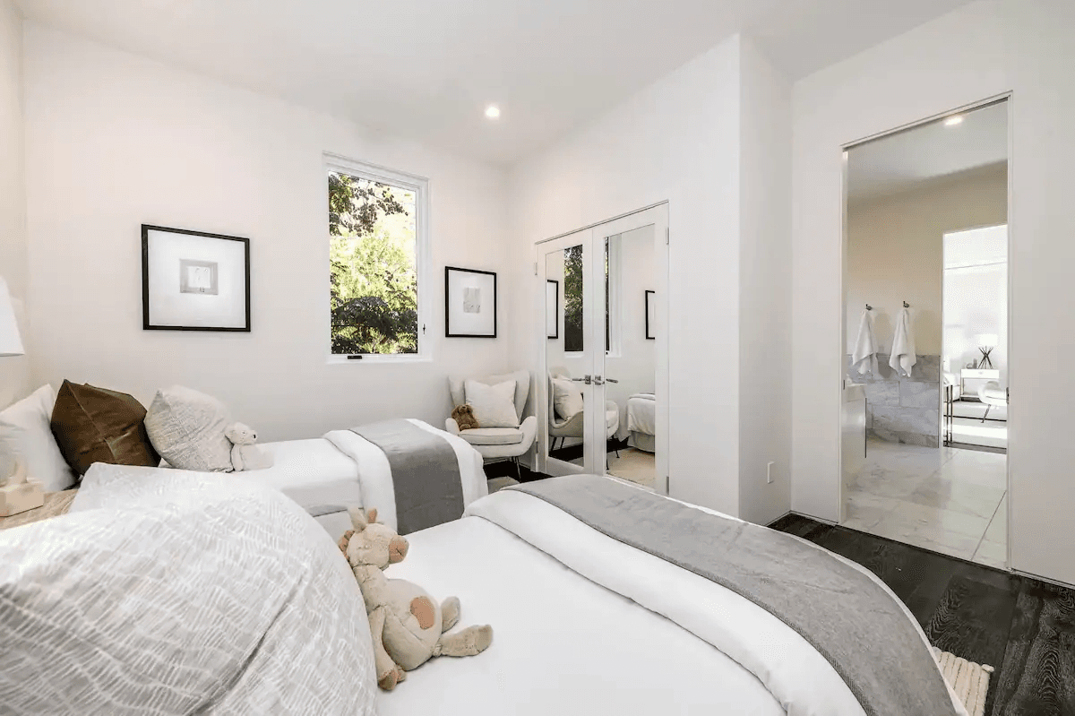 Hollywood Regency Villa - Image 37