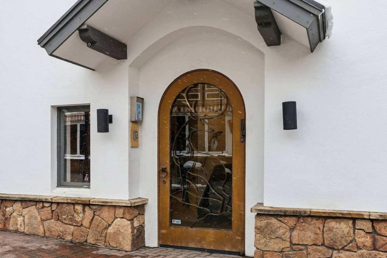Iconic Vail Village Retreat - Image 26