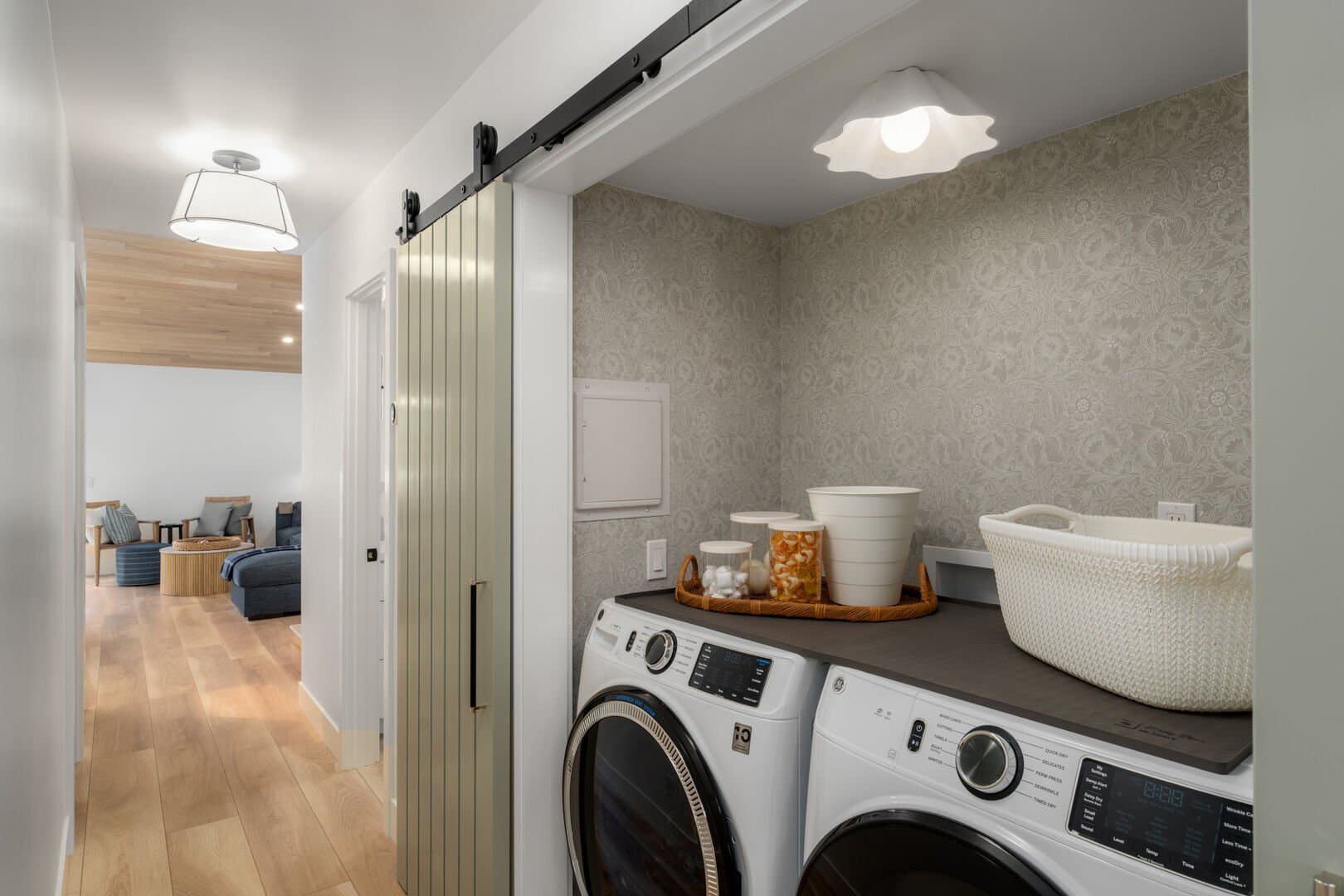 Island Paradise - Image 14