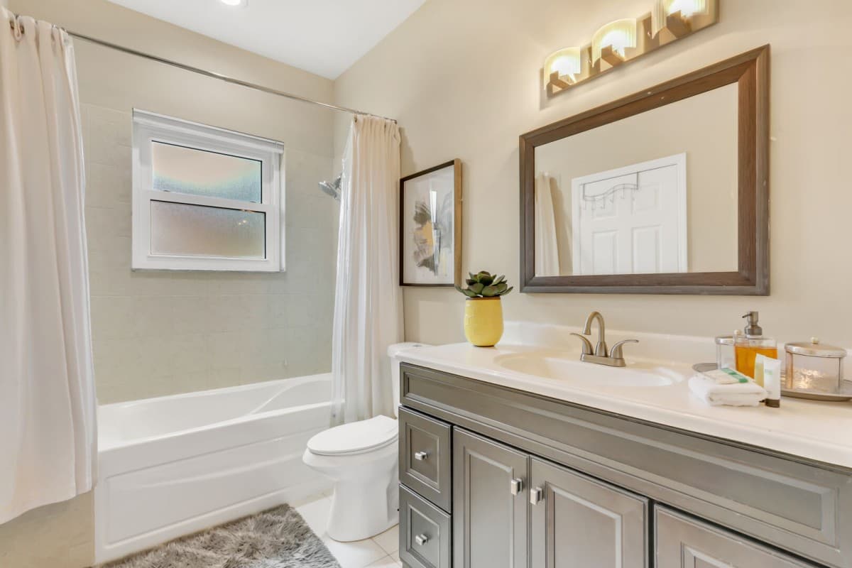 Northwest House - Image 19