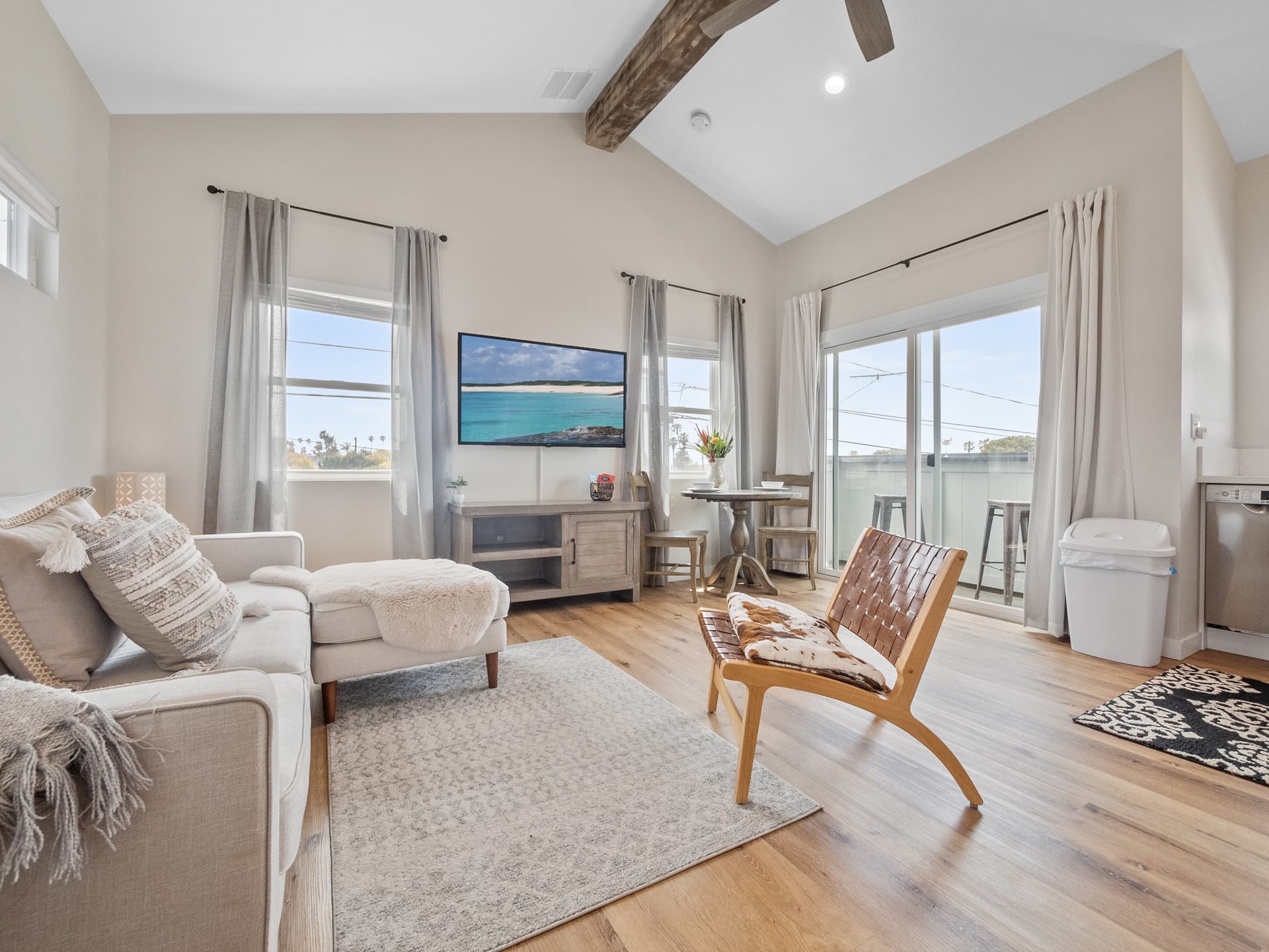 Sunset Cliffs Dream Apartment - Image 1