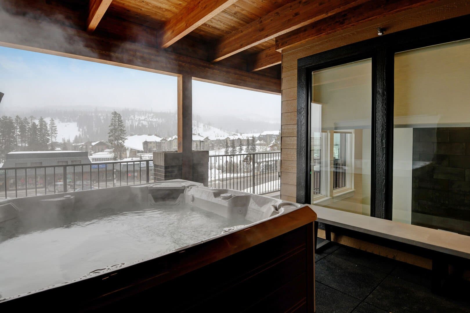 Arrow Luxury Loft #219 - Image 4