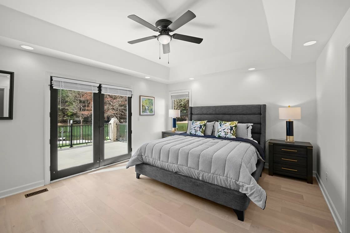 Knotty Pines - Image 4