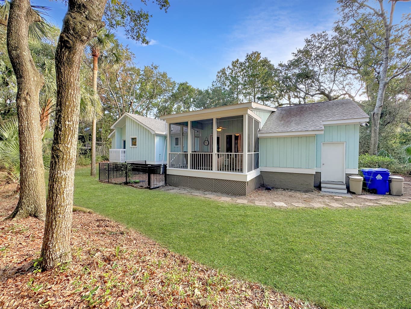 Lazy Lobster - Image 31