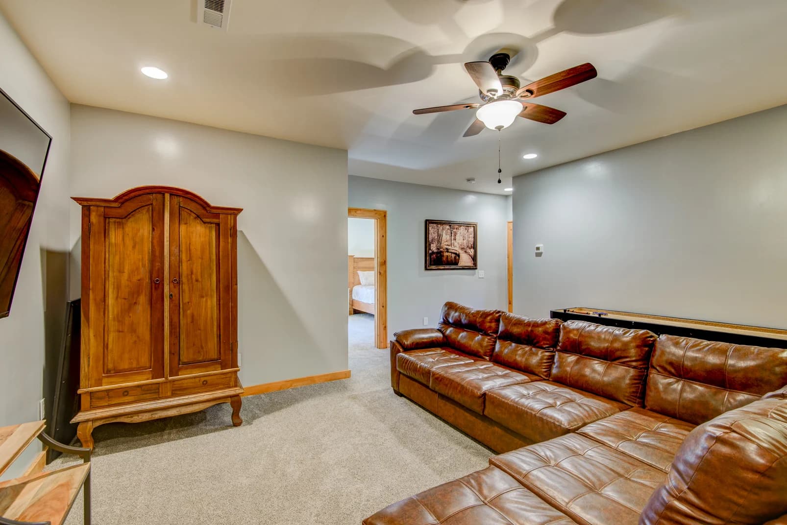 Mountain Range Retreat - Image 27