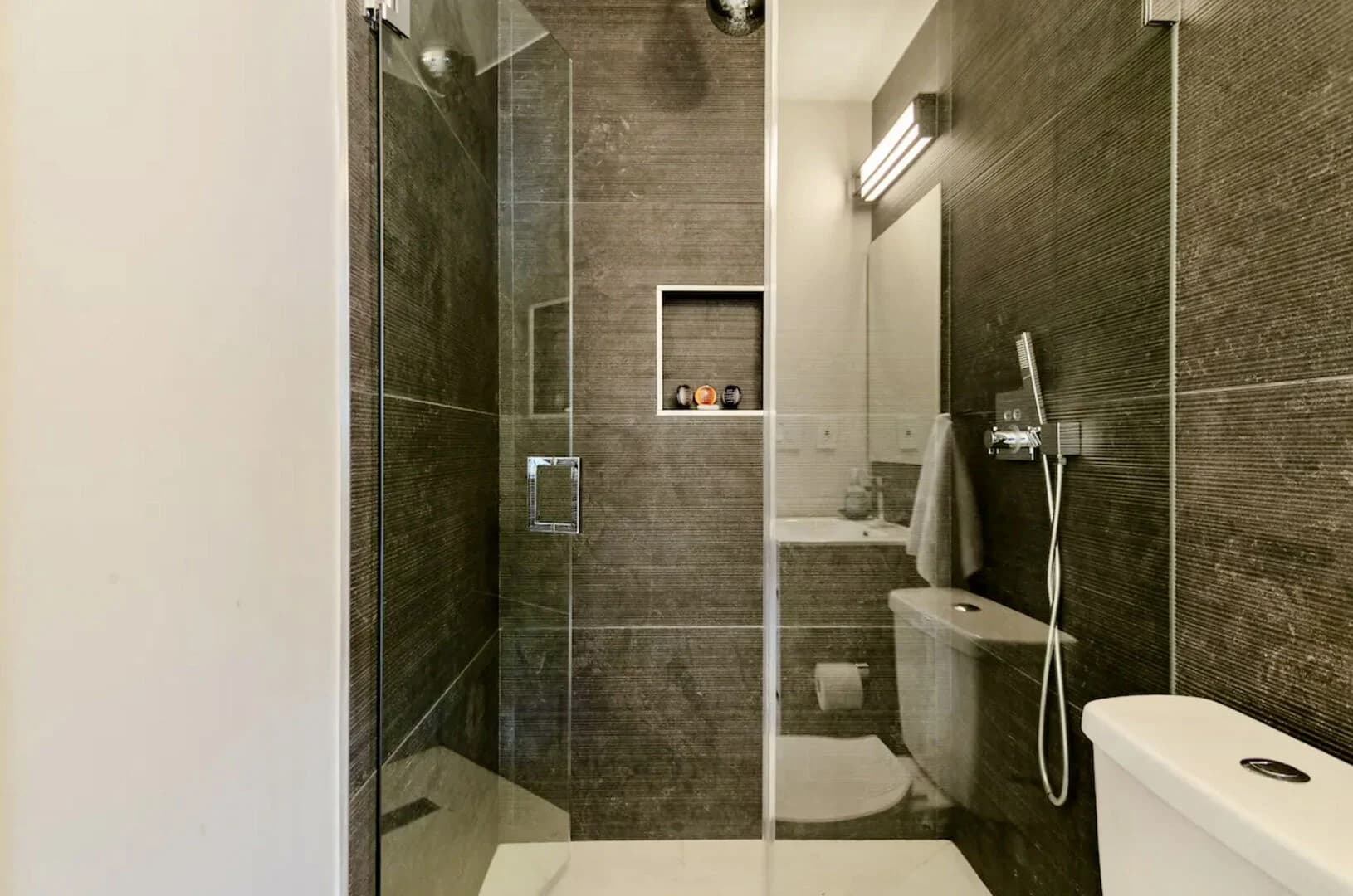 Tree House - Image 19