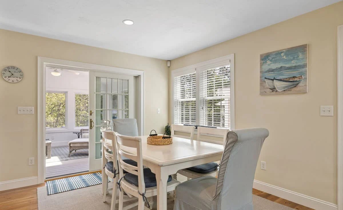 Barefoot Bungalow - Image 12