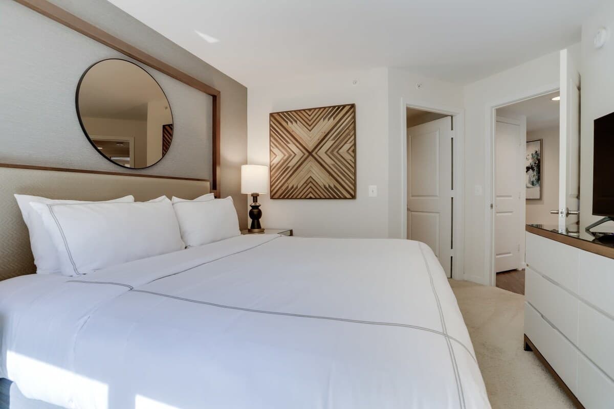 Red Brick Residence - Image 25