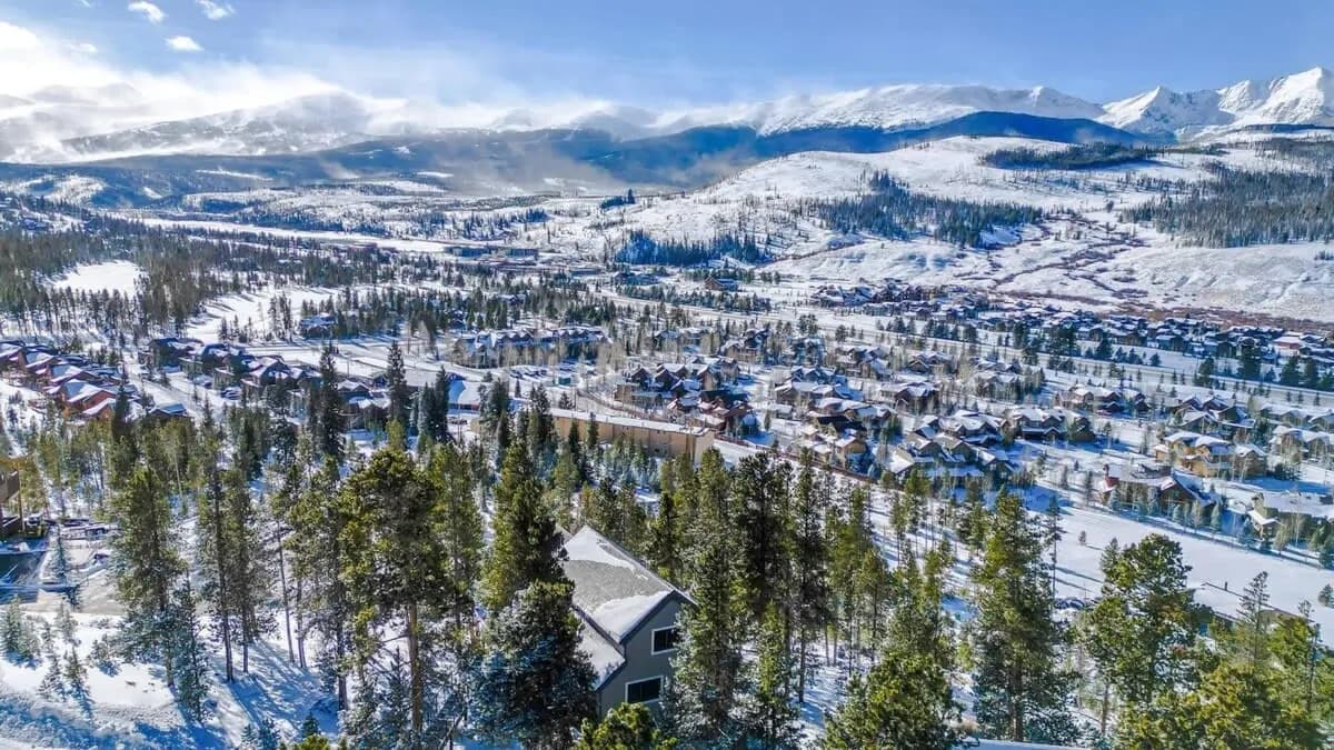 Artisan A-Frame Escape - Image 40