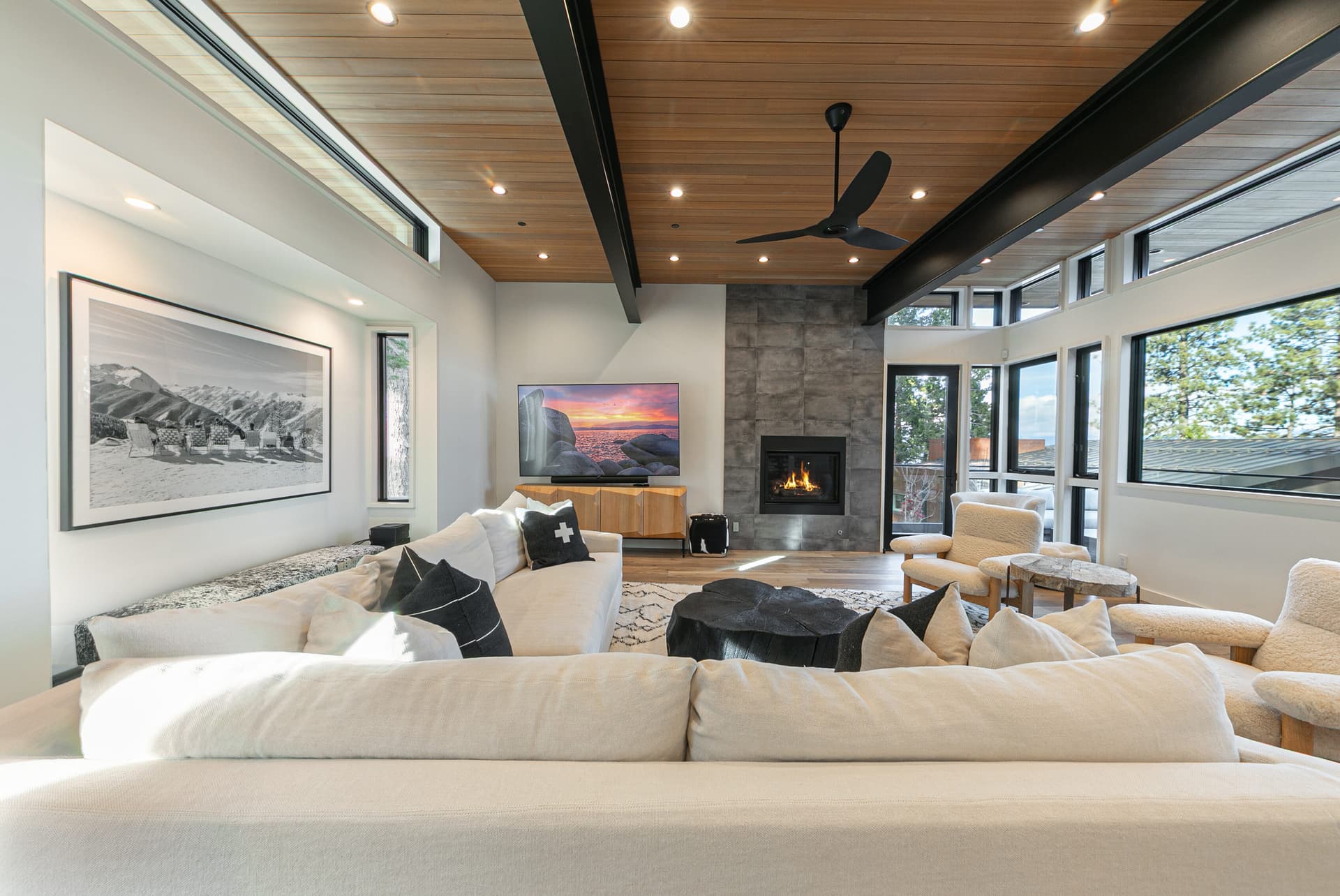 Aerial Grace Lakeside Retreat - Image 3