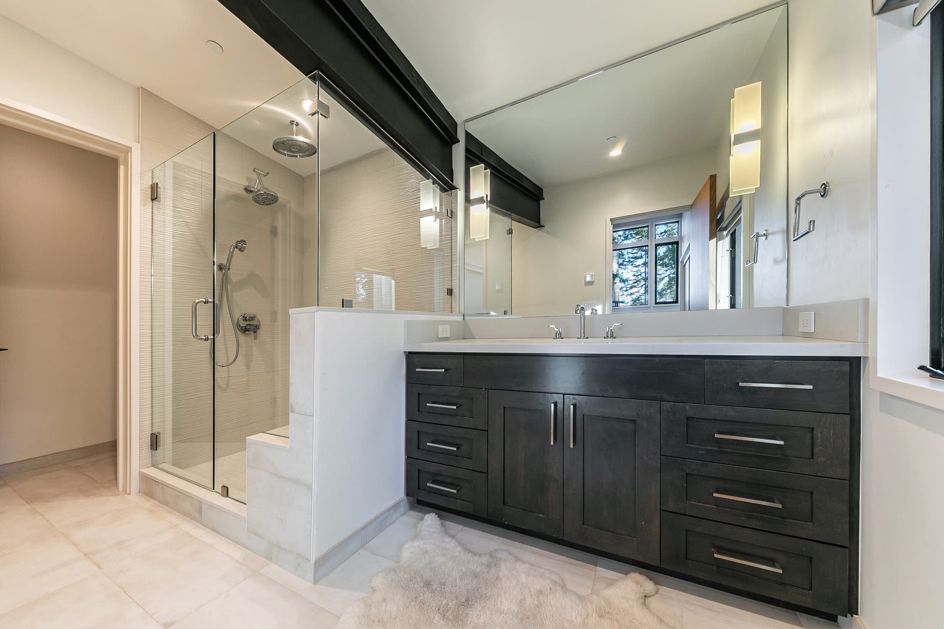 Aerial Grace Lakeside Retreat - Image 23