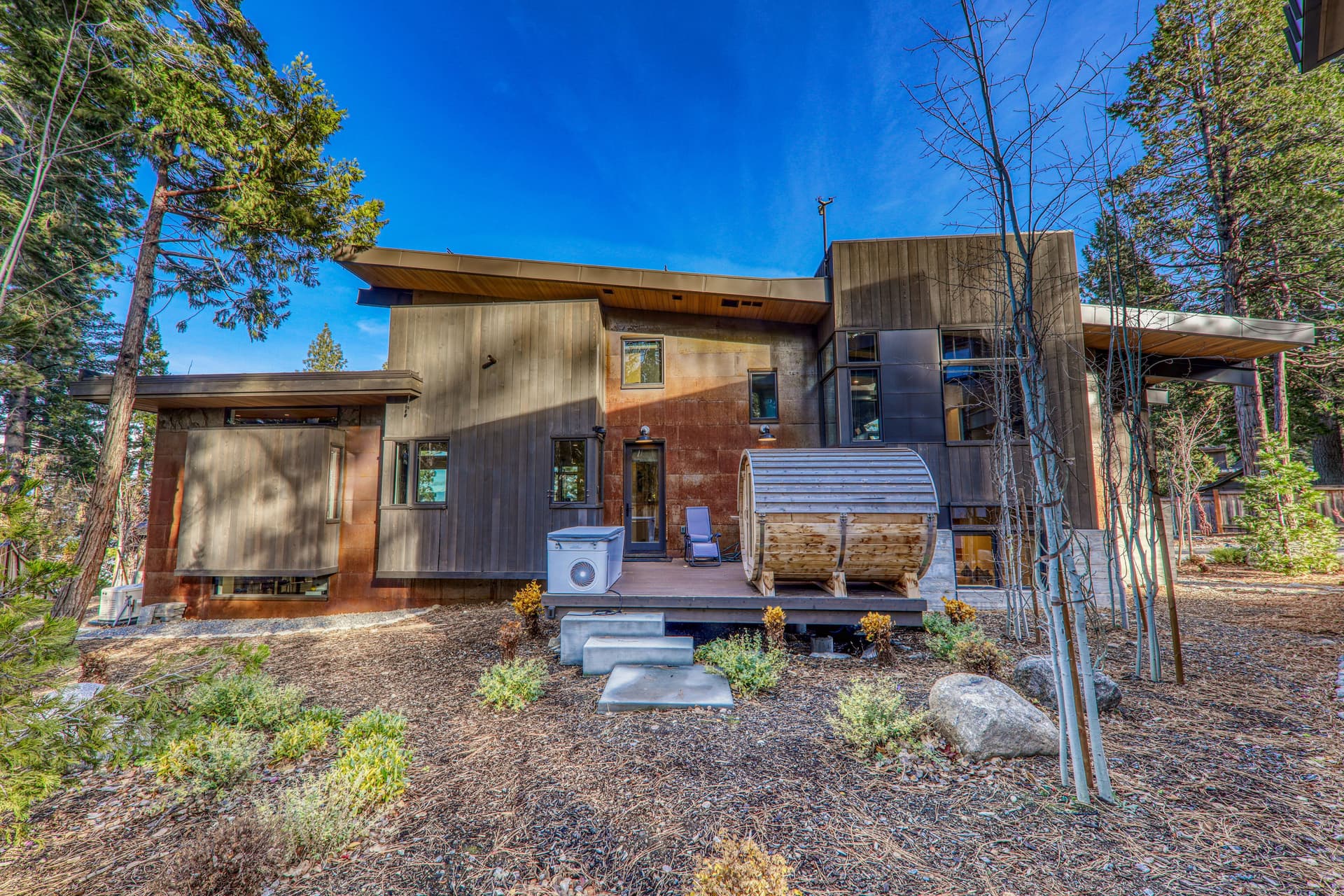 Aerial Grace Lakeside Retreat - Image 2