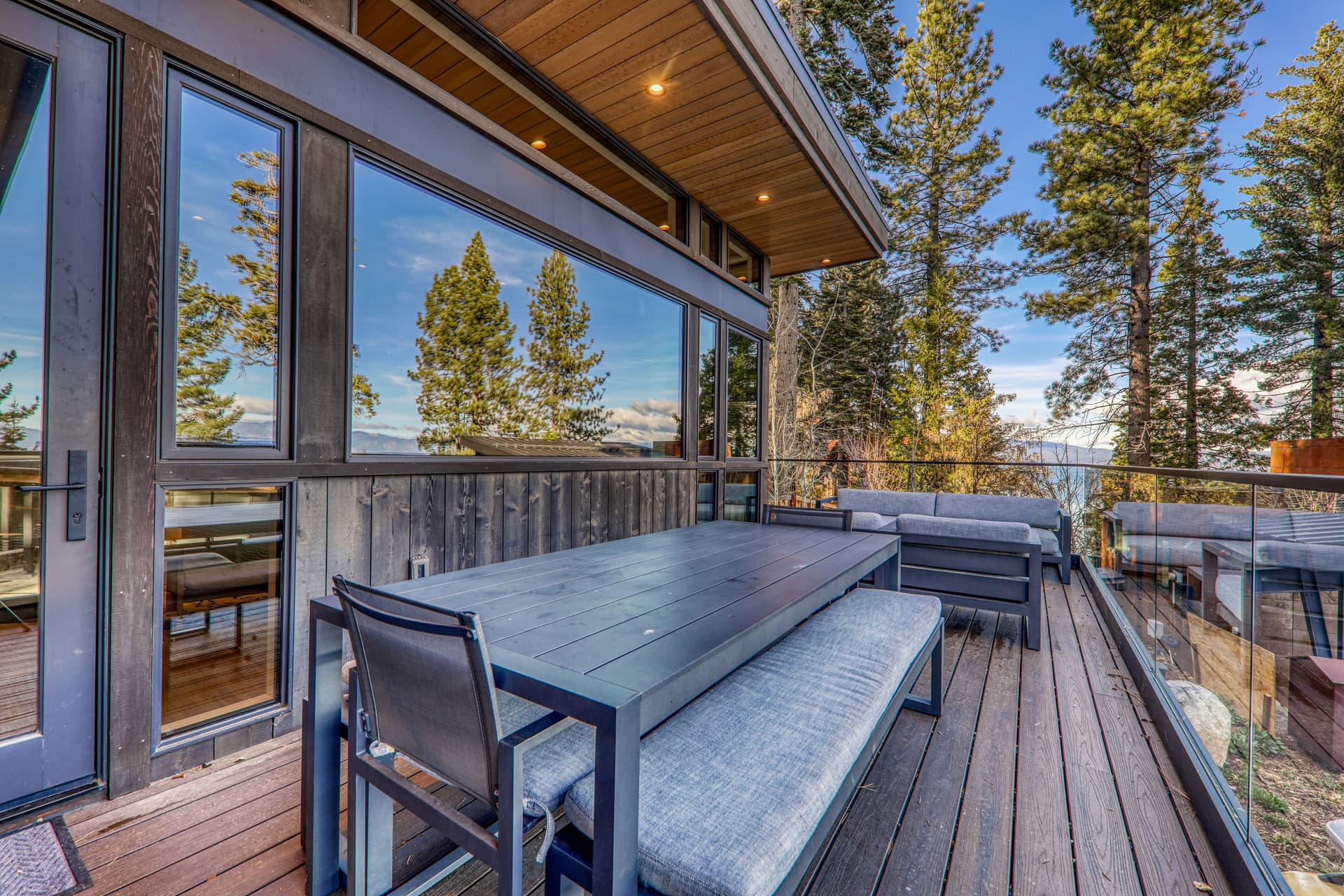 Aerial Grace Lakeside Retreat - Image 32