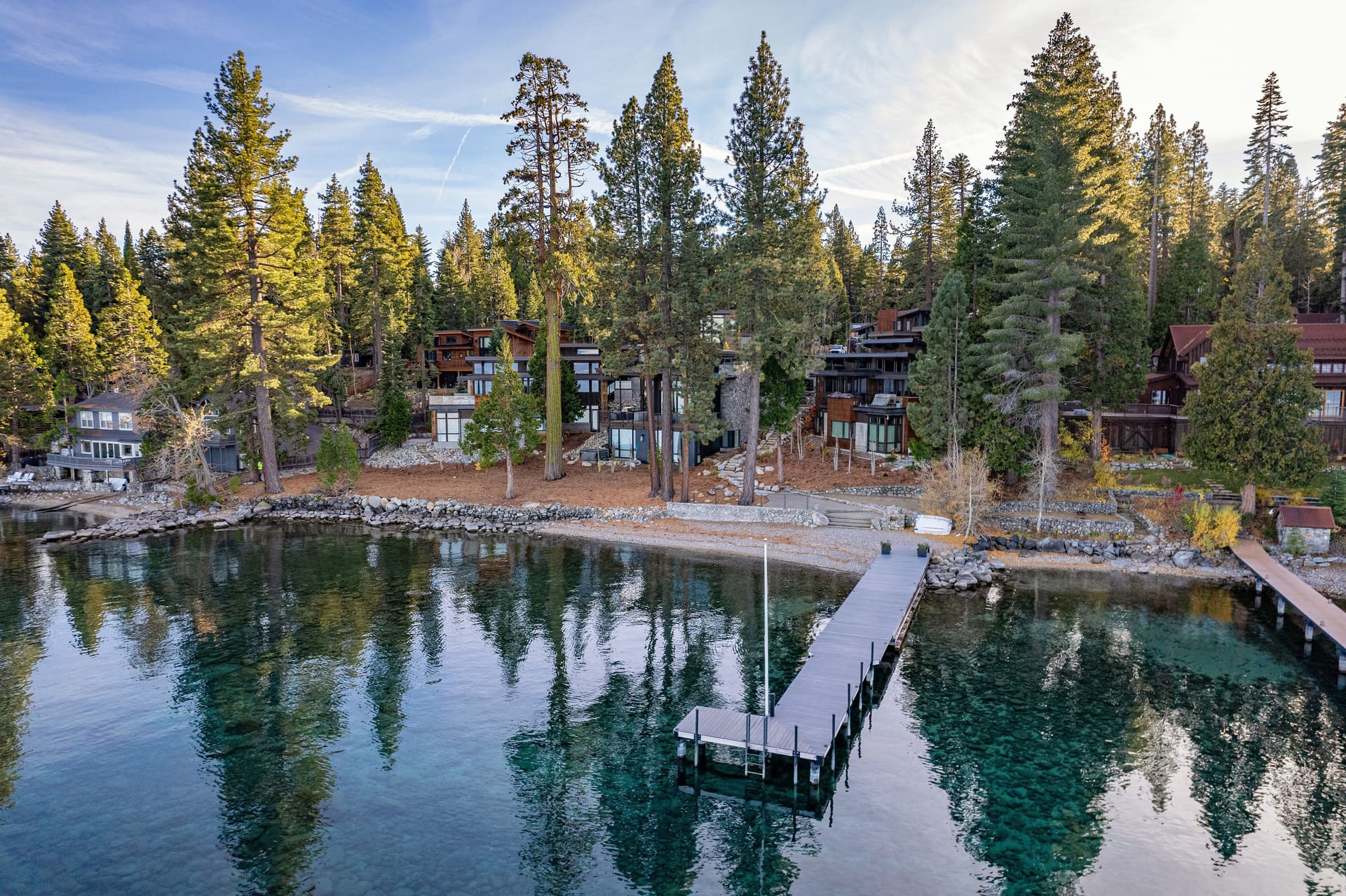 Aerial Grace Lakeside Retreat - Image 3