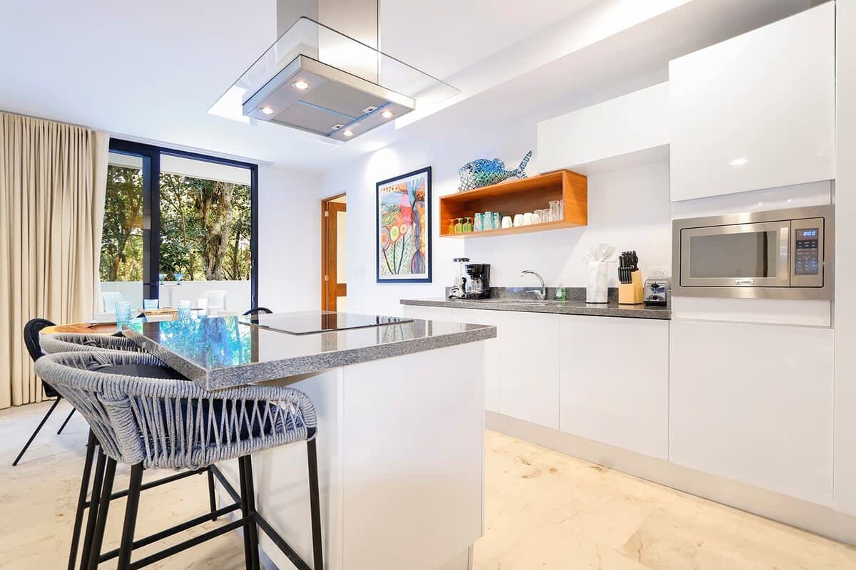 Anah Solace - Image 8