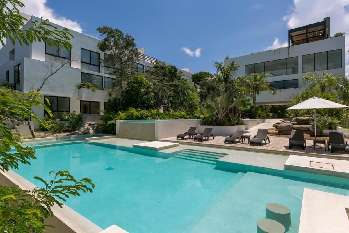 Anah Solace - Image 34