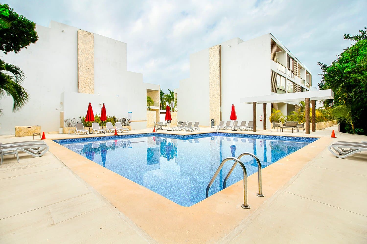 Azure Escape - Image 1