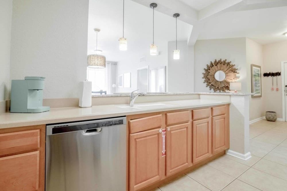 Palm Circuit - Image 2