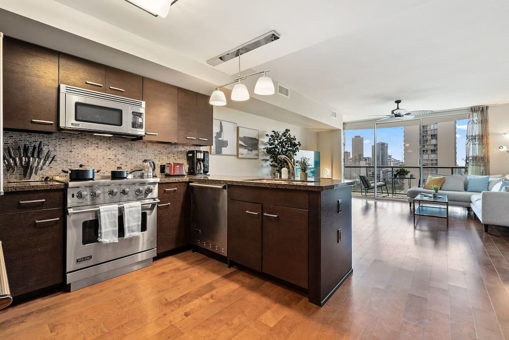 Allure Waikiki Condo - Image 5