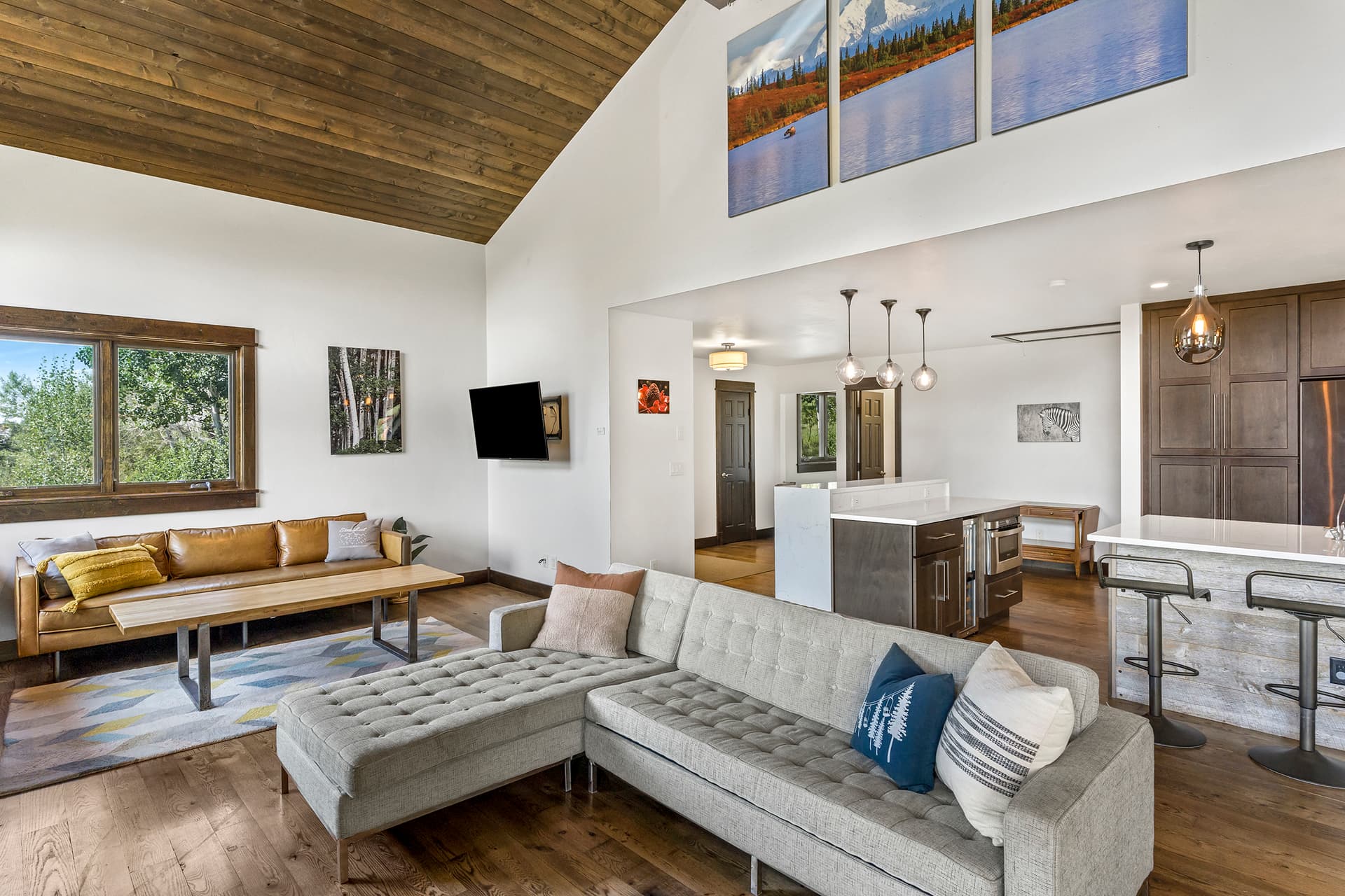 Alpenglow Mountain Getaway - Image 3