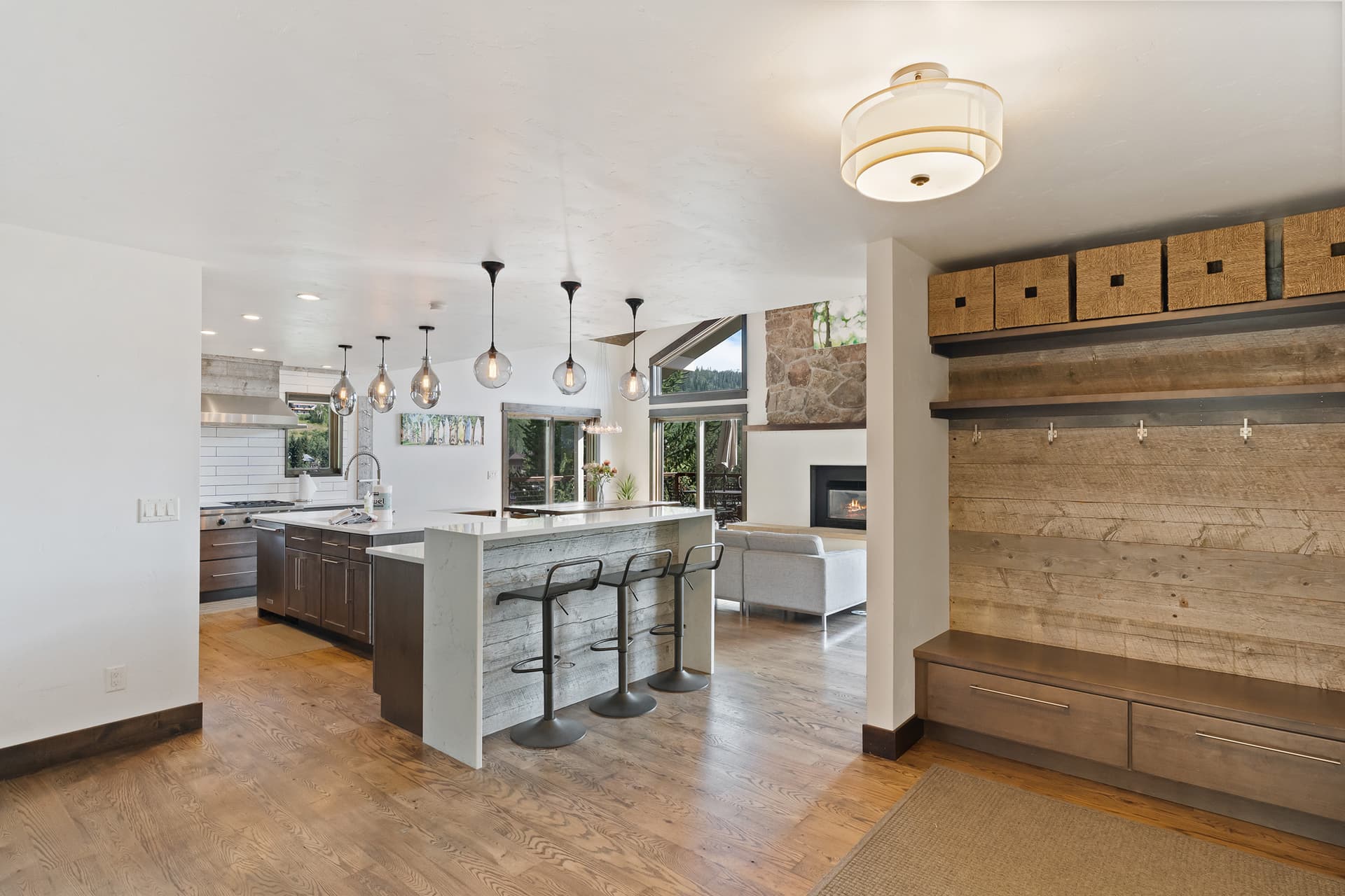 Alpenglow Mountain Getaway - Image 10