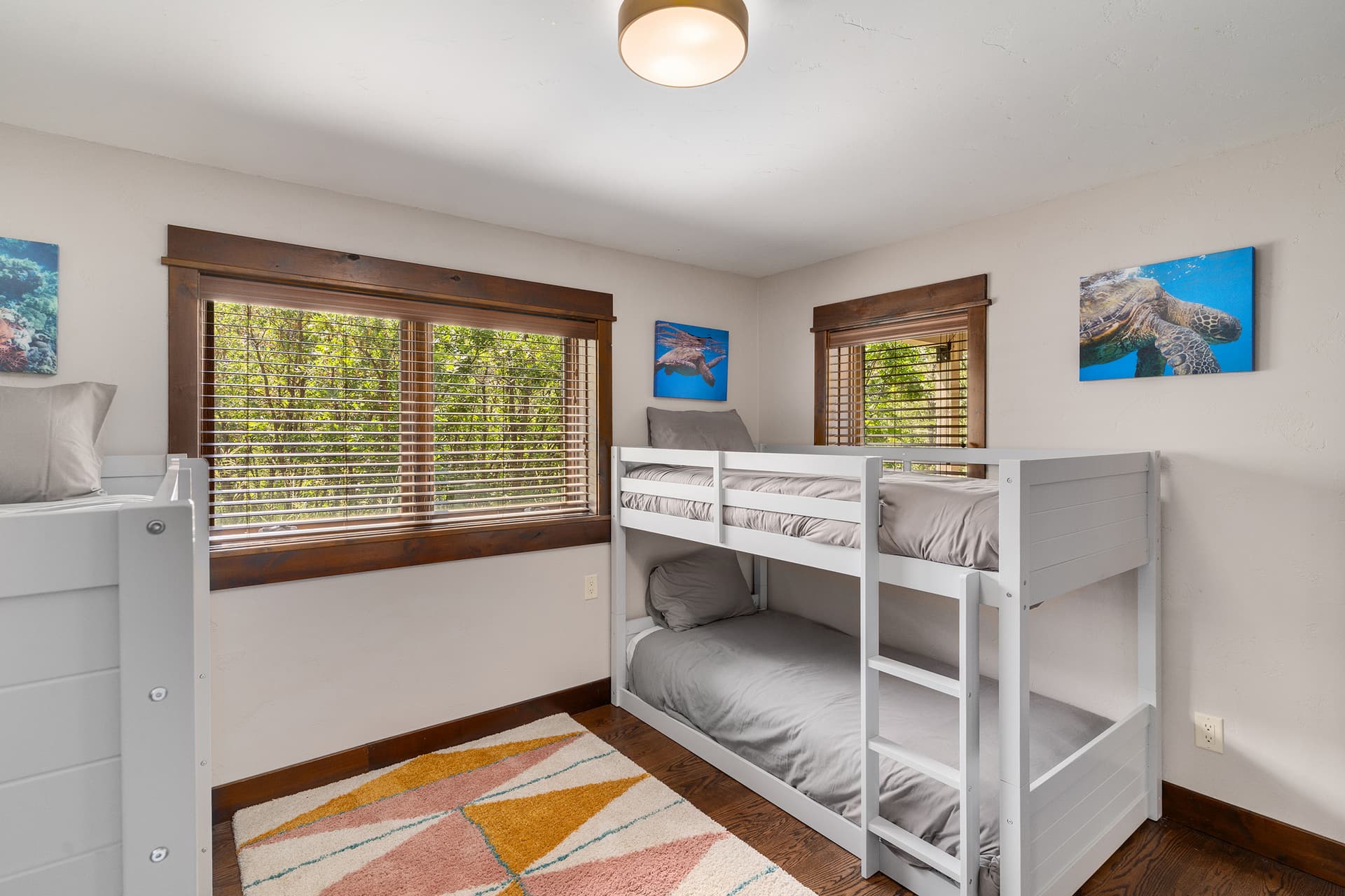 Alpenglow Mountain Getaway - Image 21