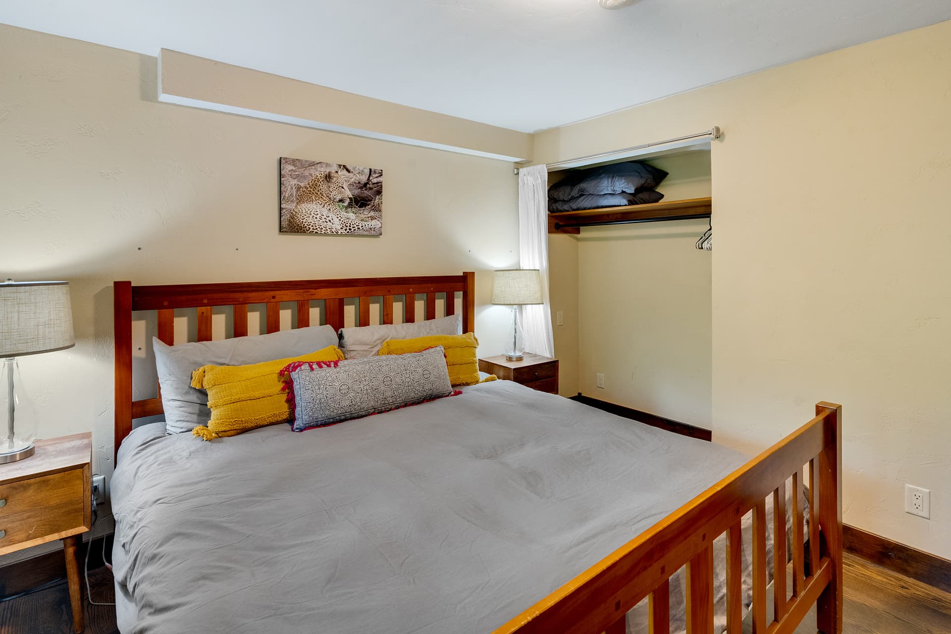 Alpenglow Mountain Getaway - Image 24