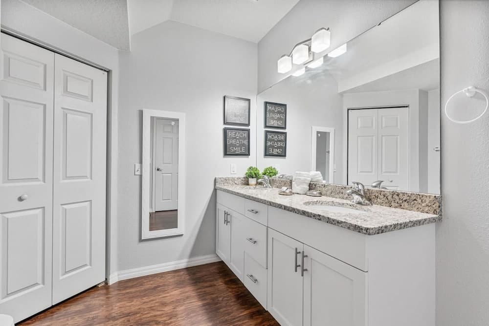 Prime Chic - Image 26