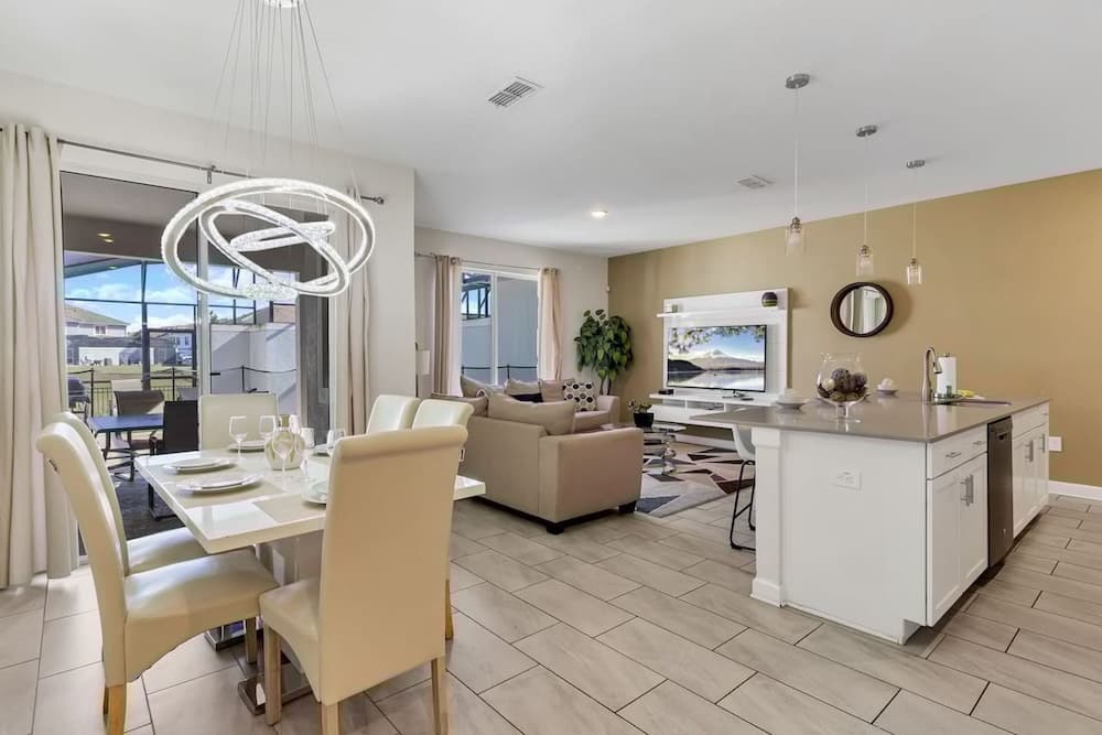 Golden Sun Retreat - Image 2