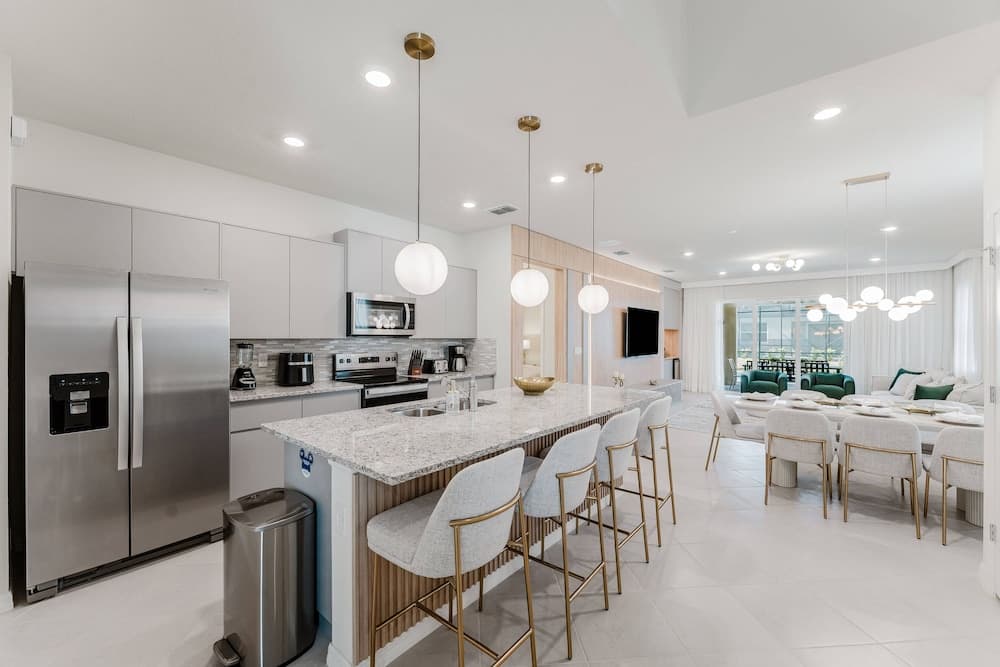 Holiday Hub - Image 5