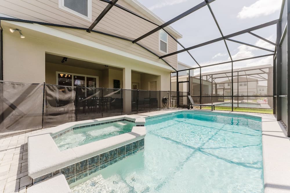 Holiday Hub - Image 2