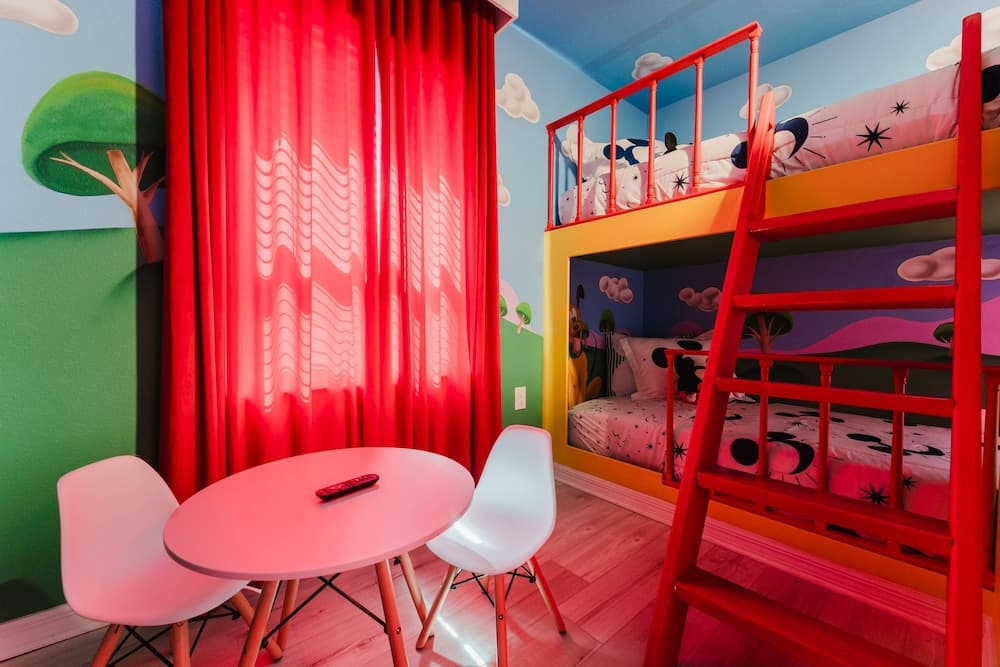 Holiday Hub - Image 51