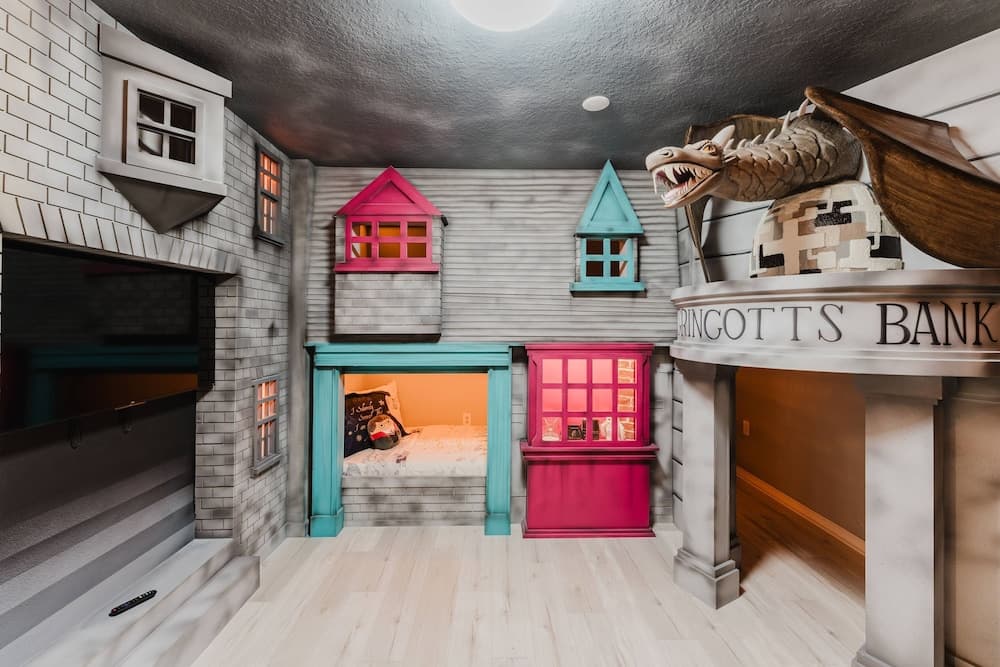 Holiday Hub - Image 62