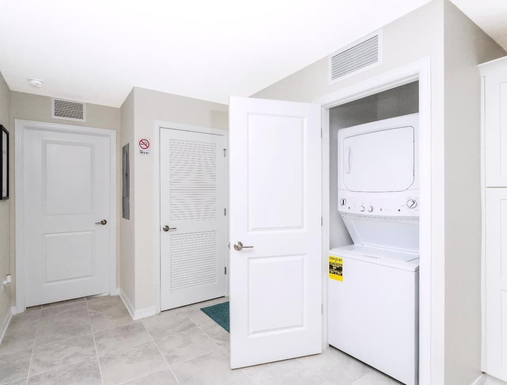 Lakeview Townhome - Image 40