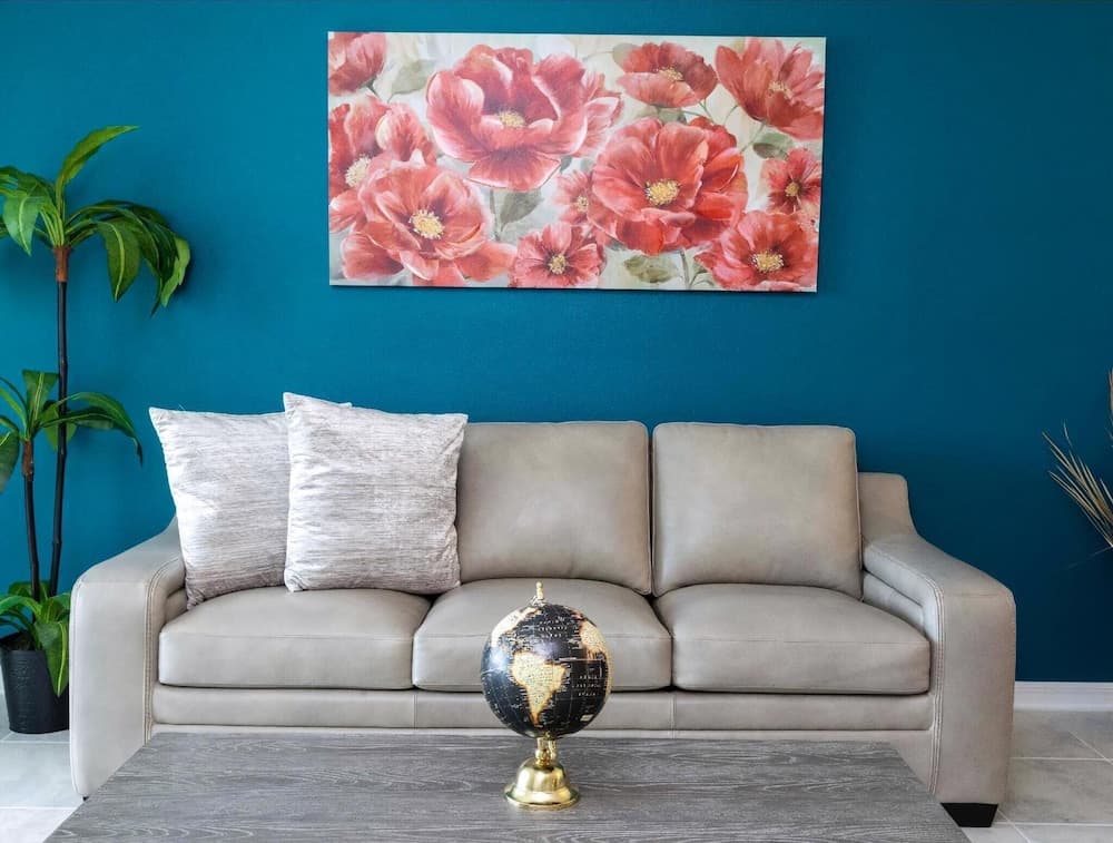 Lakeview Townhome - Image 4