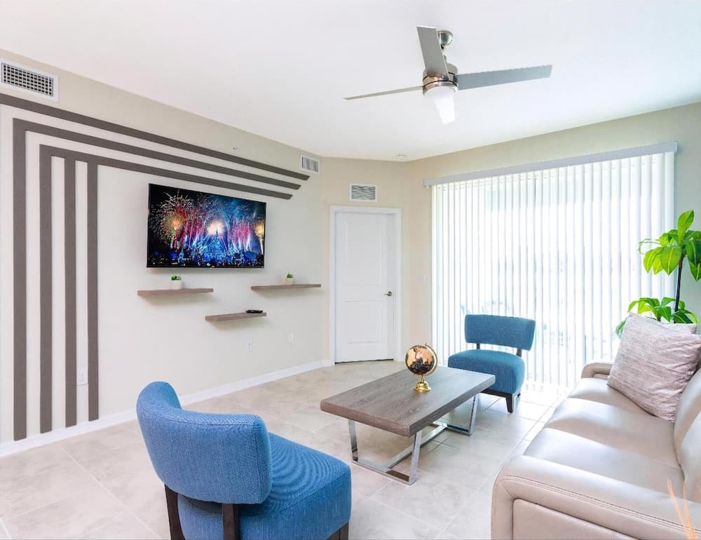 Lakeview Townhome - Image 4