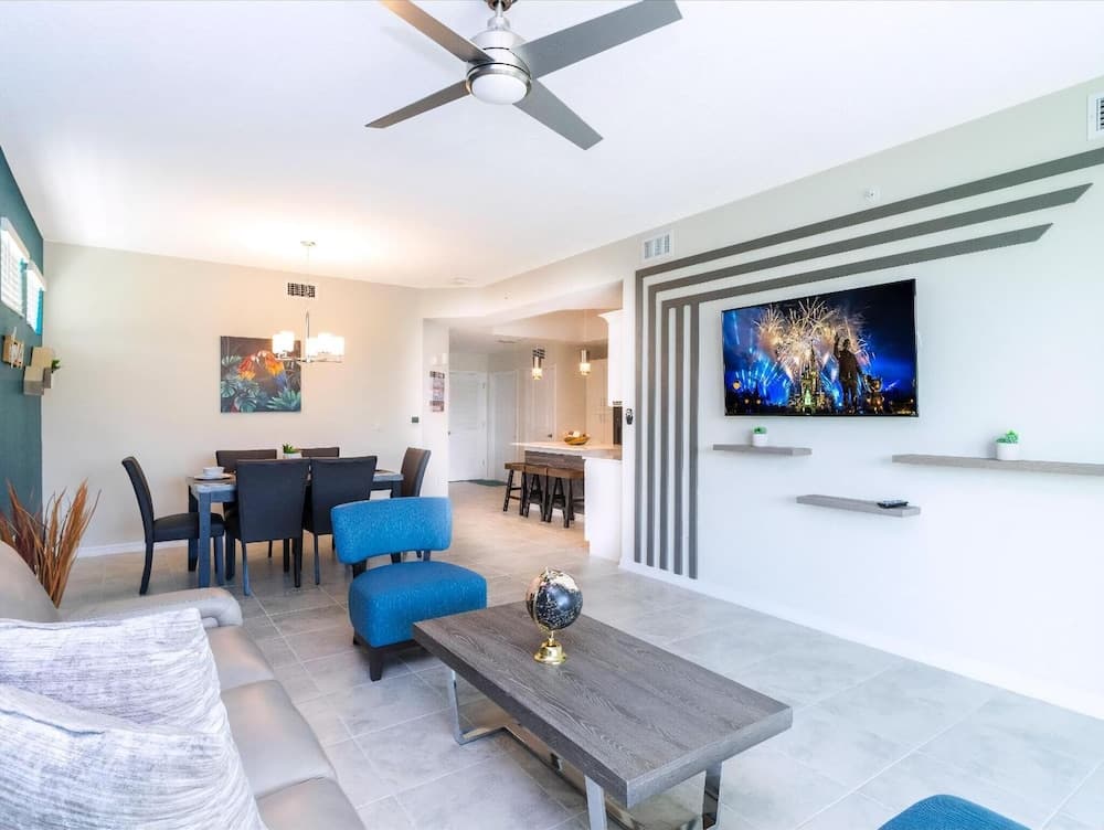 Lakeview Townhome - Image 5