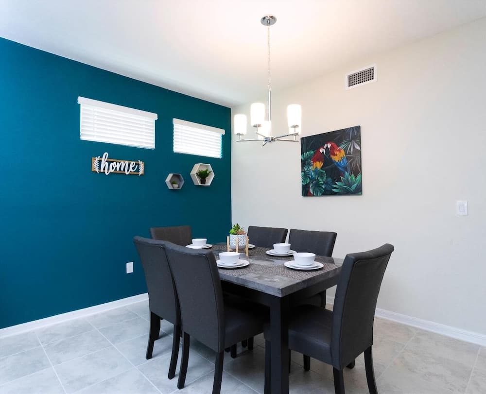 Lakeview Townhome - Image 7