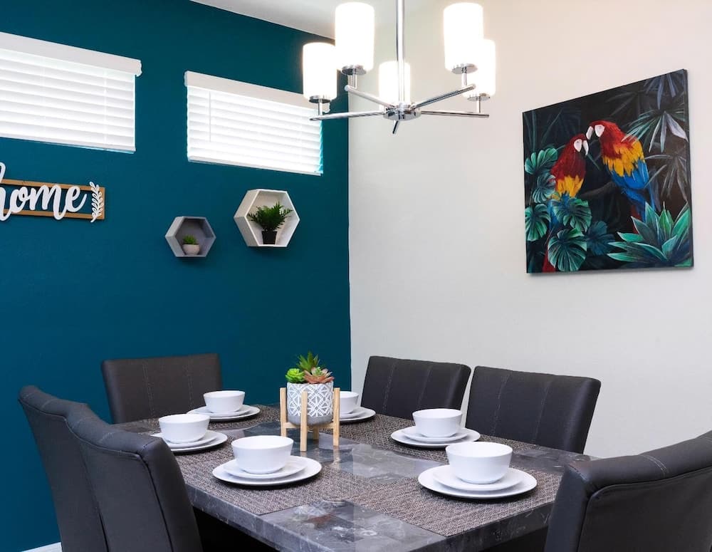 Lakeview Townhome - Image 9