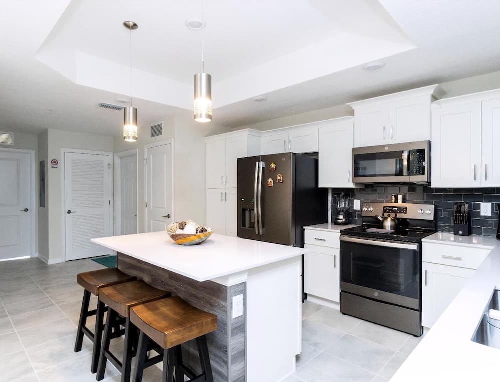 Lakeview Townhome - Image 11