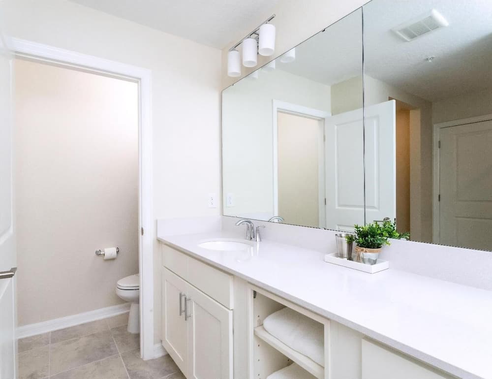 Lakeview Townhome - Image 21