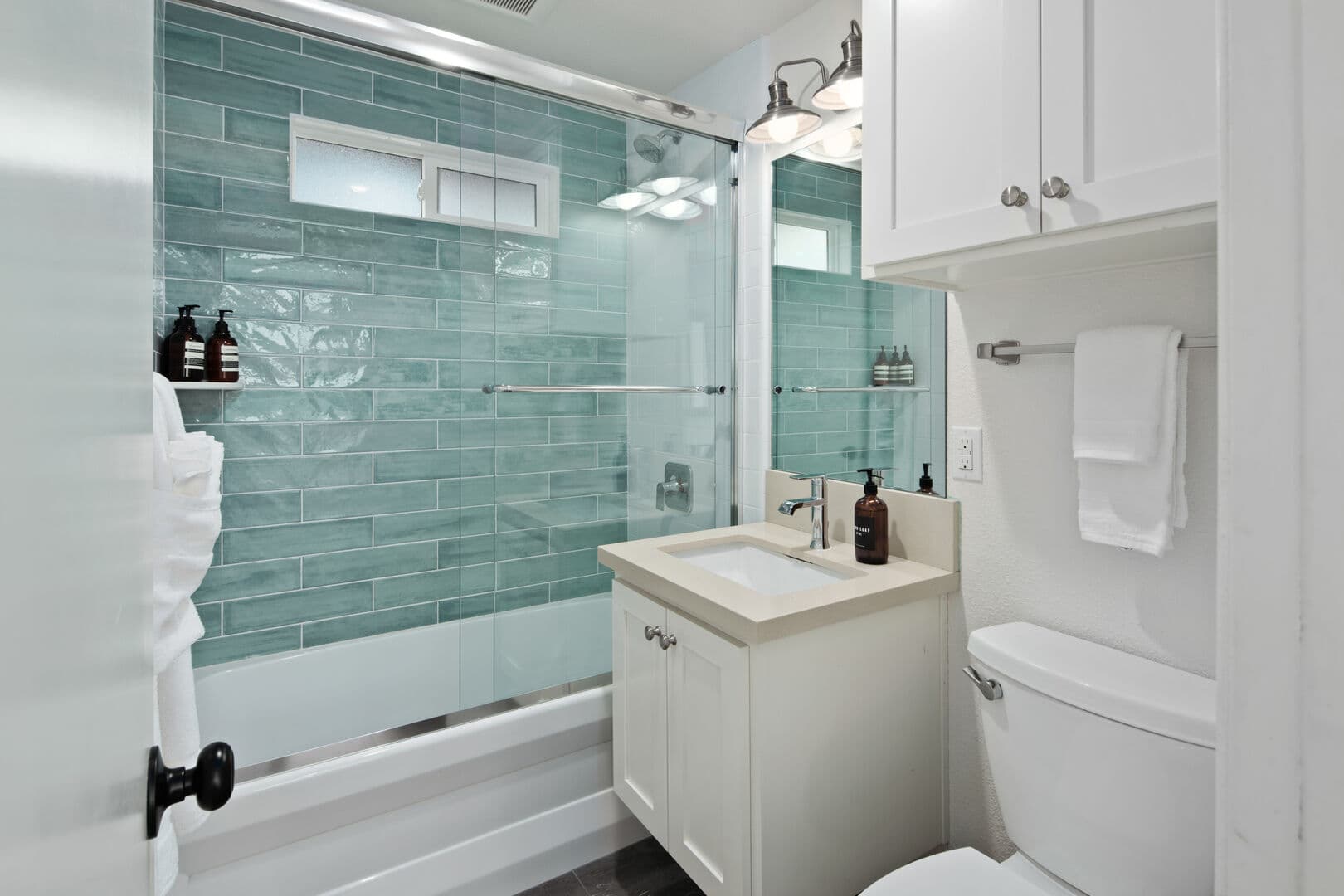 Surf and Bay - Image 6