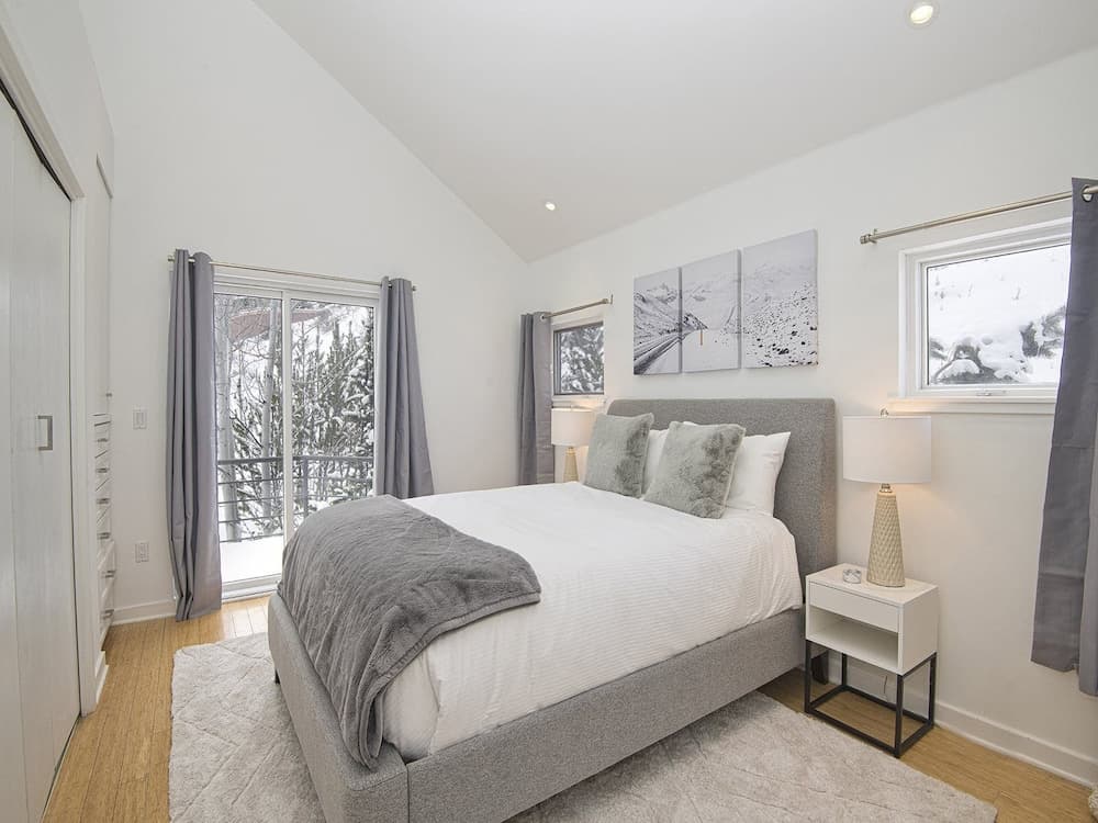 Apres Chalet - Image 33