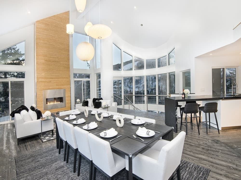 Apres Chalet - Image 61