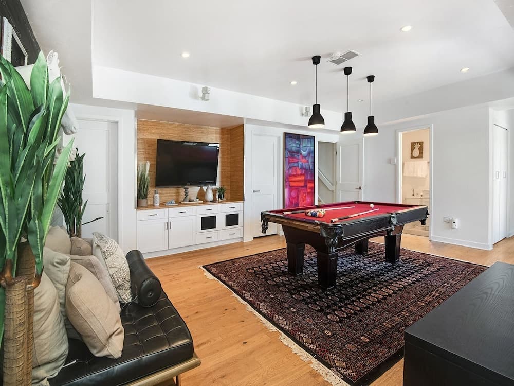 Apres Chalet - Image 19