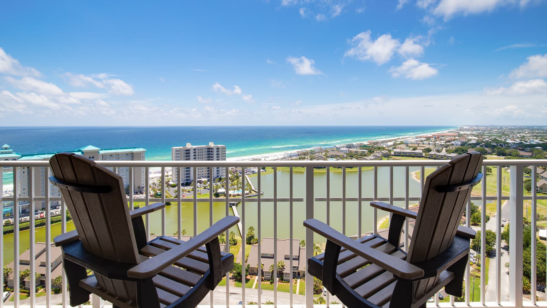 Red Crab Residence - Image 4