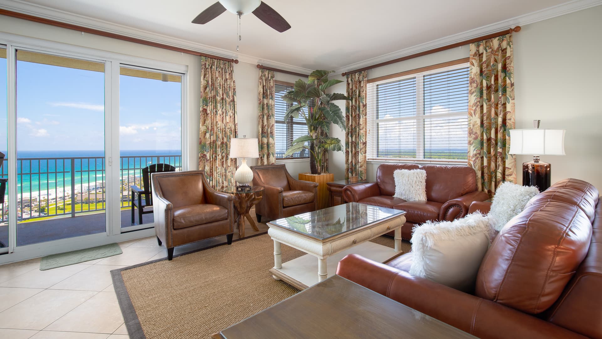 Red Crab Residence - Image 3