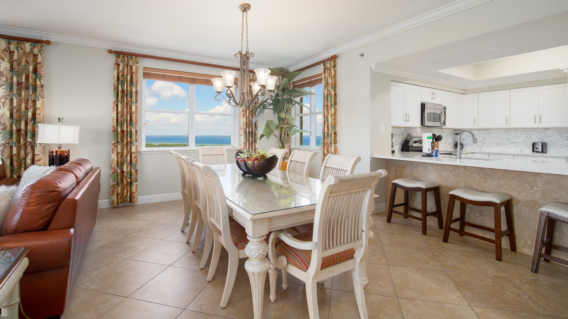 Red Crab Residence - Image 6