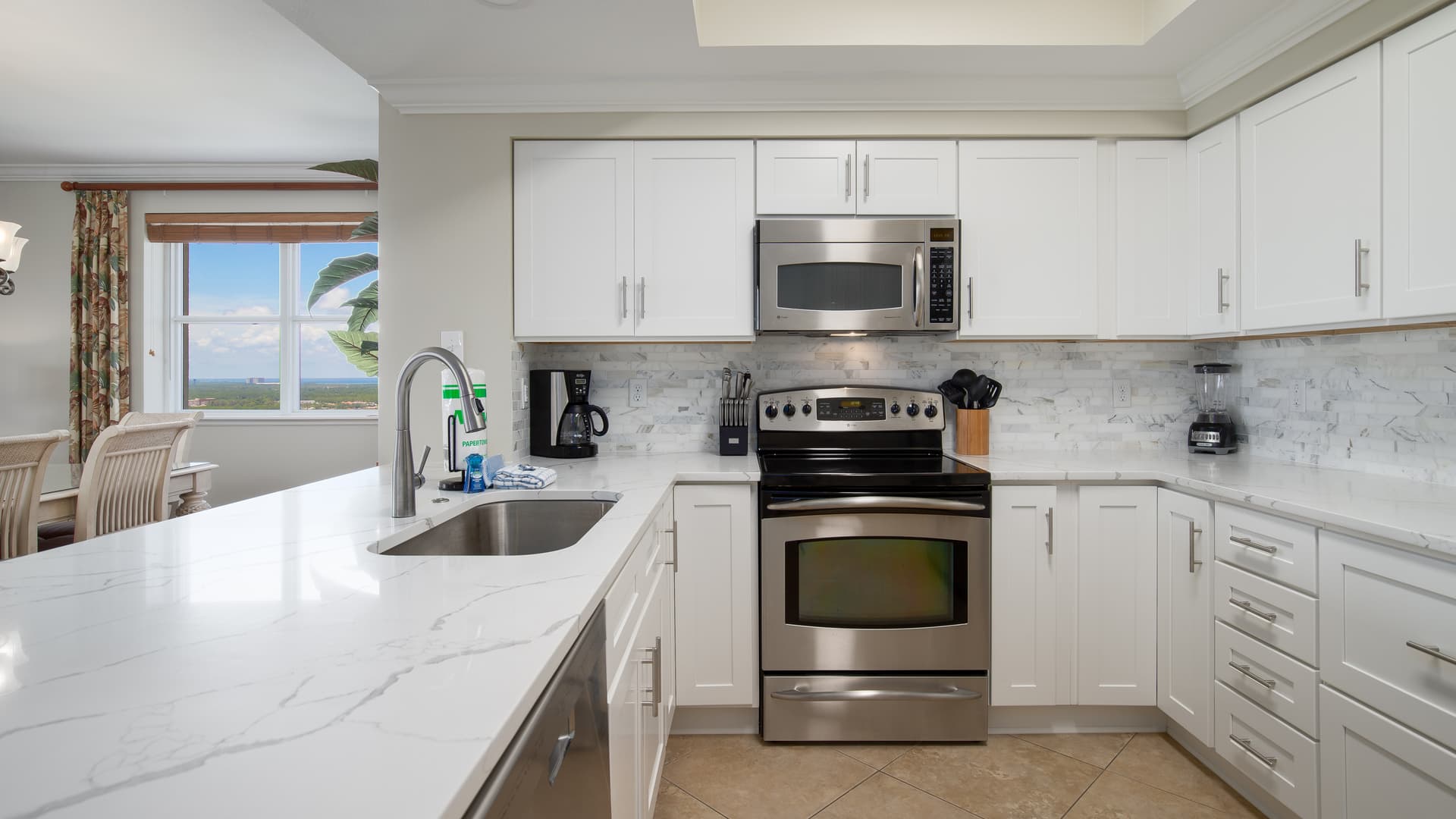 Red Crab Residence - Image 10